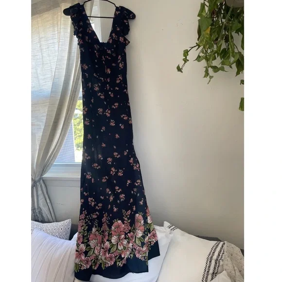 Gorgeous floral navy blue dress. - Picture 1 of 1